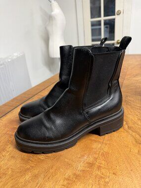 Rocket Dog Women’s 8.5 IGGIE Faux Leather heeled Chelsea ankle Boots Lug Sole